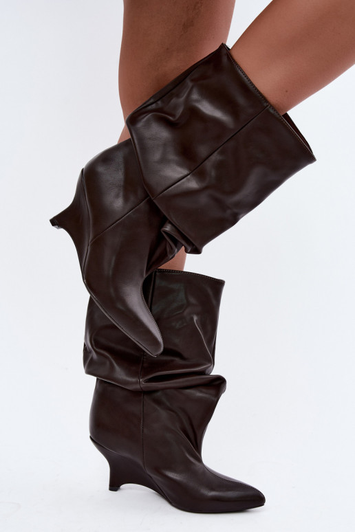 Slouchy enkellaarsjes met platform in chocolade Ilyna