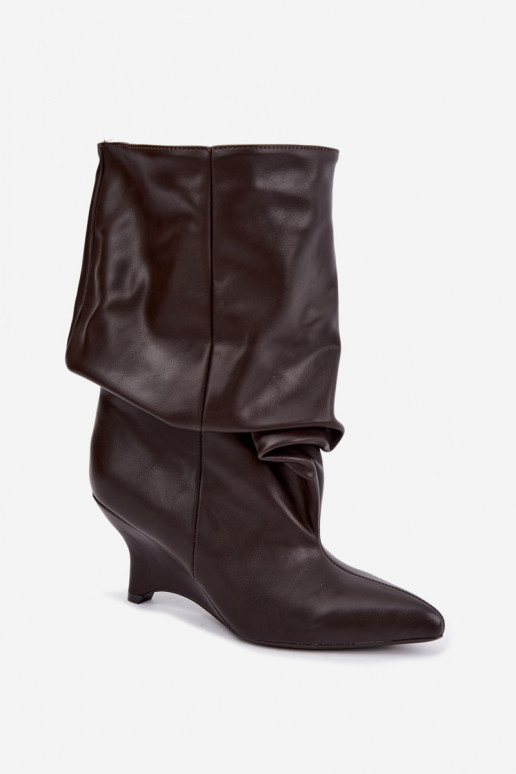 Slouchy enkellaarsjes met platform in chocolade Ilyna
