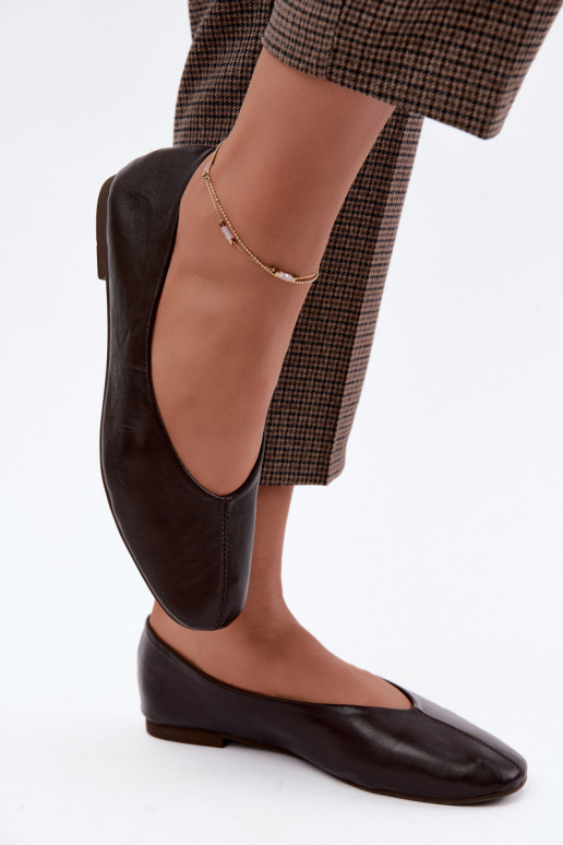 Iralia chocolade ballerina's met decoratieve borduursels