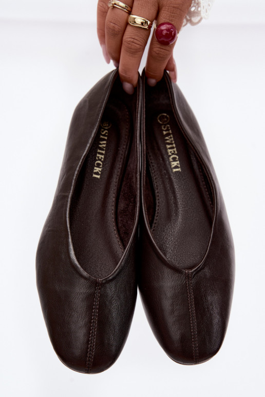 Iralia chocolade ballerina's met decoratieve borduursels
