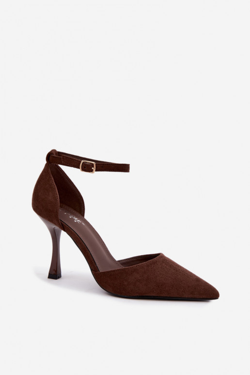 Faux suede schoenen met bandjes in chocolade kleur Ladessa