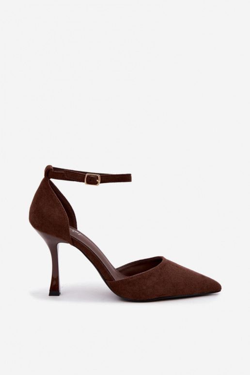 Faux suede schoenen met bandjes in chocolade kleur Ladessa