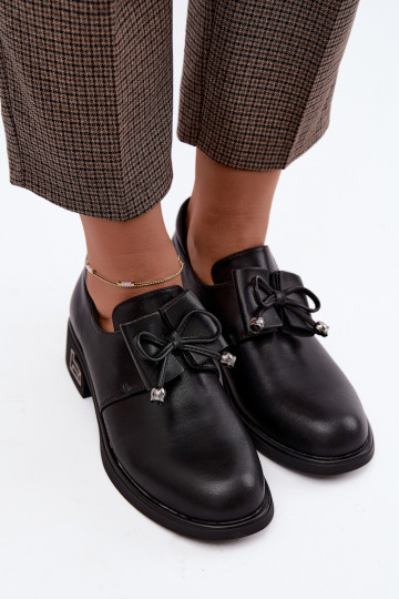 Faux leren schoenen met strikken T.Sokolski AN J26-190 in zwarte kleur