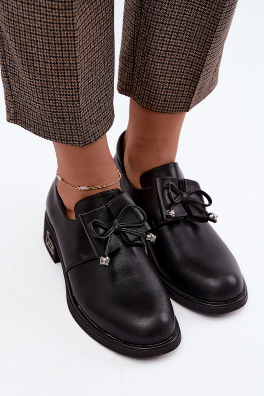 Faux leren schoenen met strikken T.Sokolski AN J26-190 in zwarte kleur