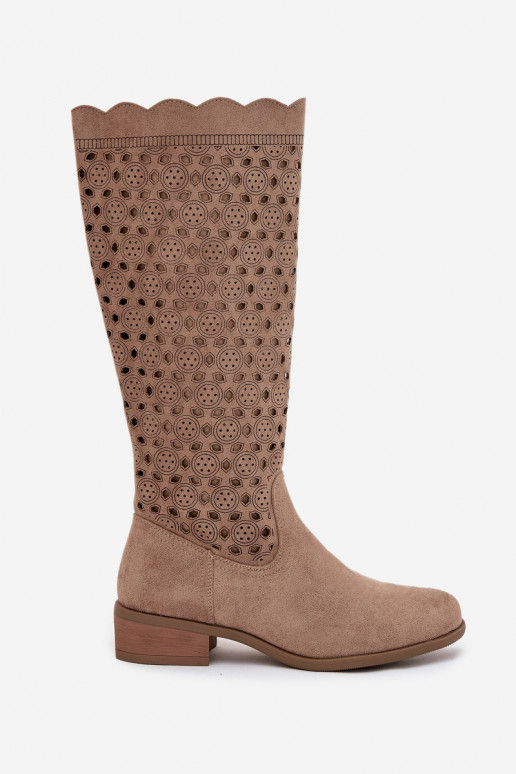 sandkleurige dames enkellaarsjes met lage hak en uitsnijdetails