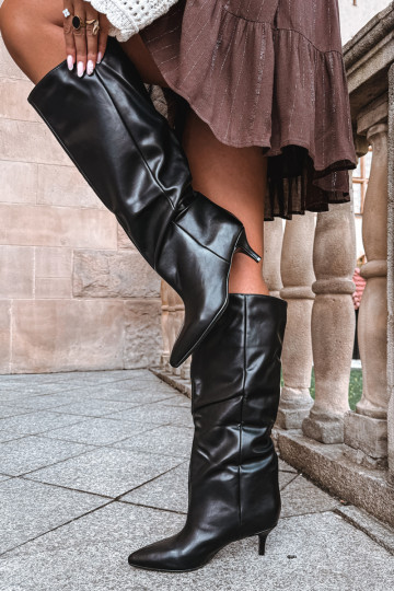 Enkellaarsjes met hakken van zwart faux suede Desya