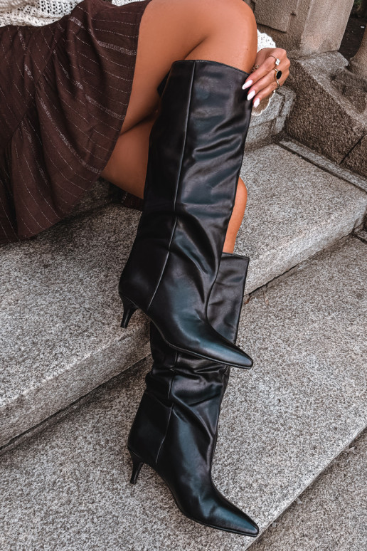 Enkellaarsjes met hakken van zwart faux suede Desya
