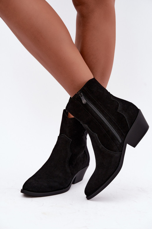 Faux suede cowboylaarzen met hakken in zwart Daliae