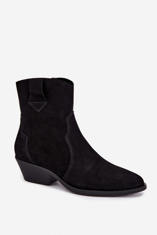 Faux suede cowboylaarzen met hakken in zwart Daliae