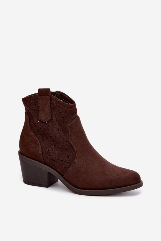 Ażurowe cowboy-enkellaarsjes met hakken S.Barski HY62-8147 chocolade