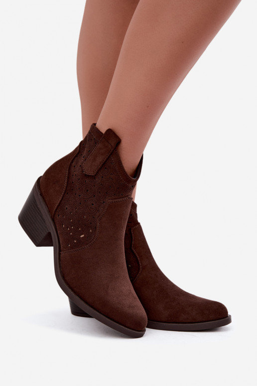 Ażurowe cowboy-enkellaarsjes met hakken S.Barski HY62-8147 chocolade
