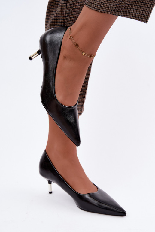 Schoenen met lage hakken in zwart Pelina