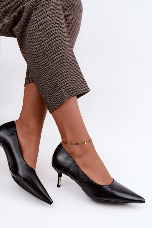 Schoenen met lage hakken in zwart Pelina