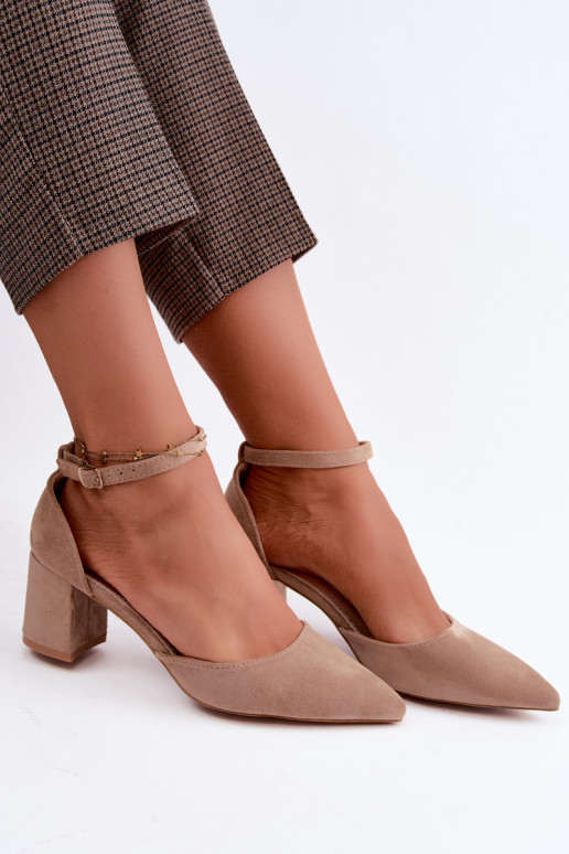 Schoenen met hakken en bandjes in zandkleur Olenae