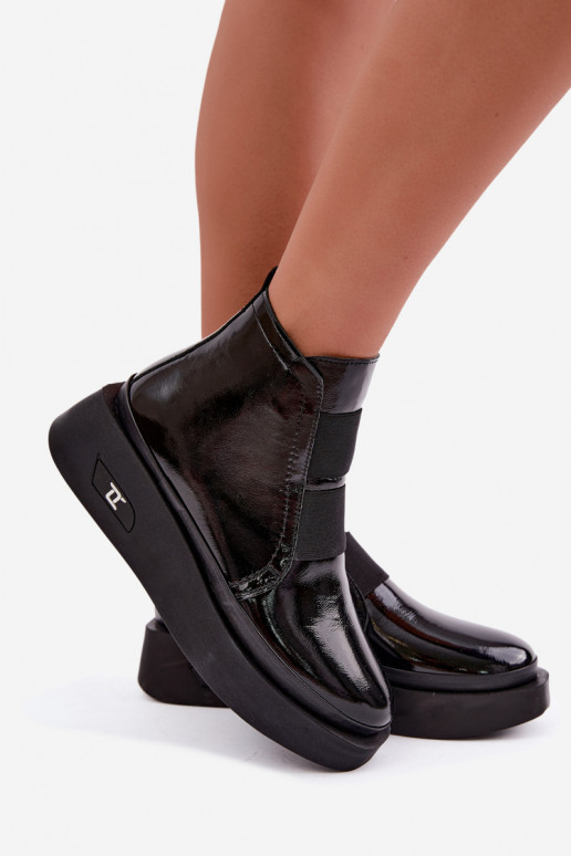 Zwarte leren verwarmde enkellaarsjes met platform en lakeffect Artiker 55C0820