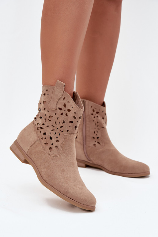 Dames enkellaarsjes met uitsnijdingen en brede hakken in zandkleurig faux suede Athera