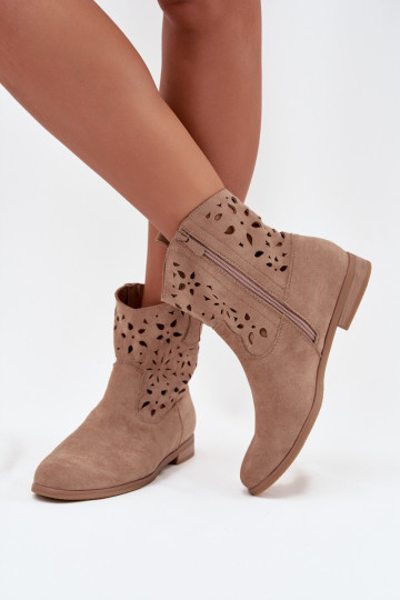 Dames enkellaarsjes met uitsnijdingen en brede hakken in zandkleurig faux suede Athera 2