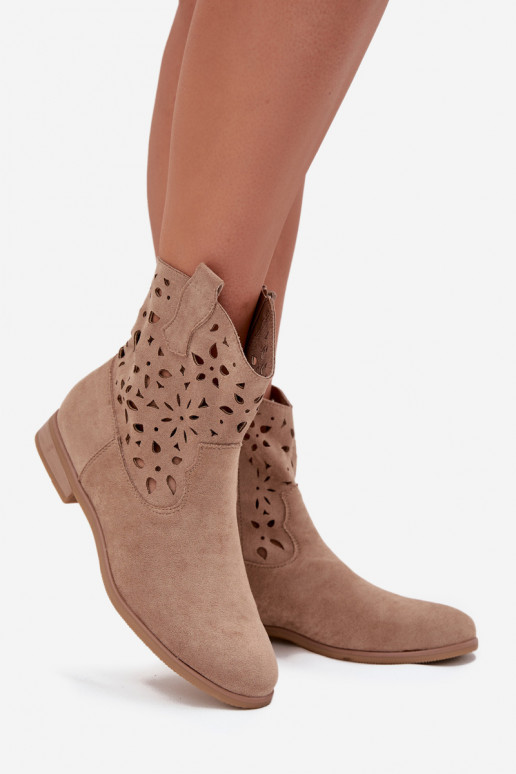 Dames enkellaarsjes met uitsnijdingen en brede hakken in zandkleurig faux suede Athera