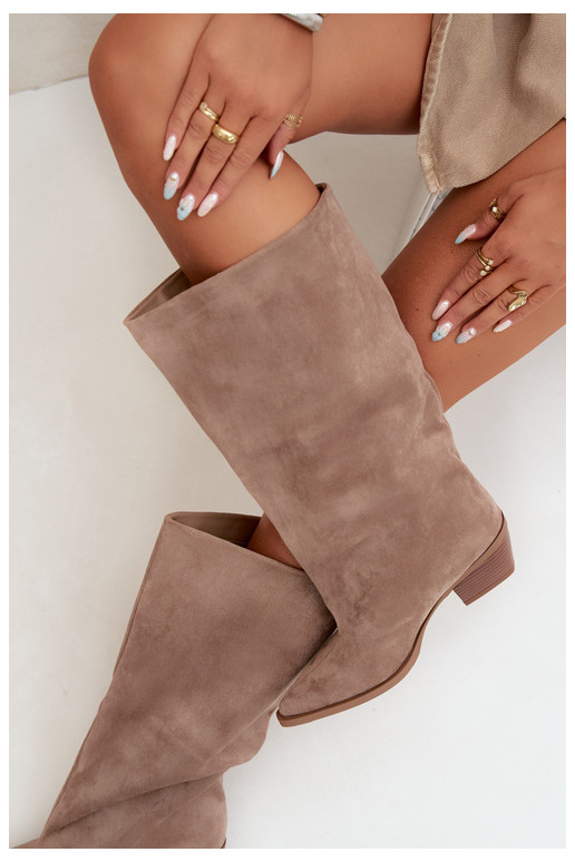 Zandkleurige enkellaarsjes met hakken van faux suede Casella