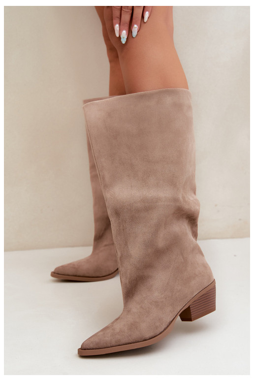 Zandkleurige enkellaarsjes met hakken van faux suede Casella