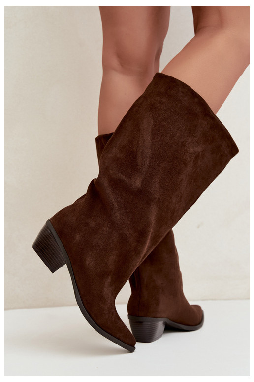 Chocoladekleurige enkellaarsjes met hakken van faux suede Casella