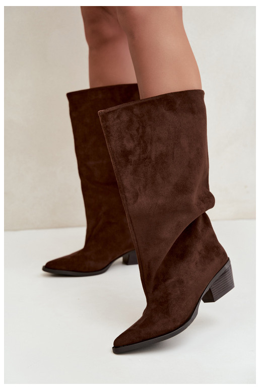 Chocoladekleurige enkellaarsjes met hakken van faux suede Casella