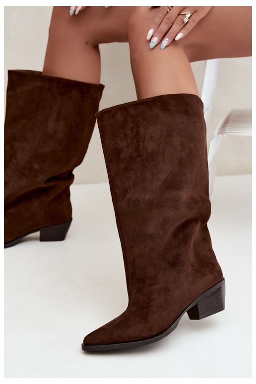 Chocoladekleurige enkellaarsjes met hakken van faux suede Casella
