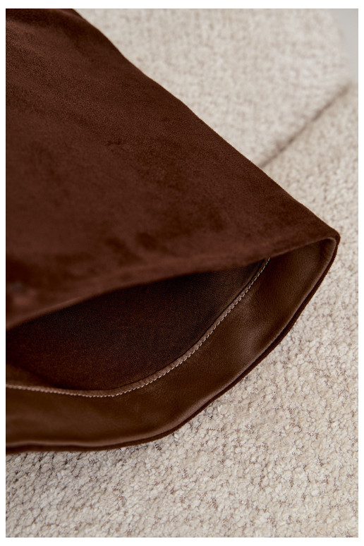 Chocoladekleurige enkellaarsjes met hakken van faux suede Casella
