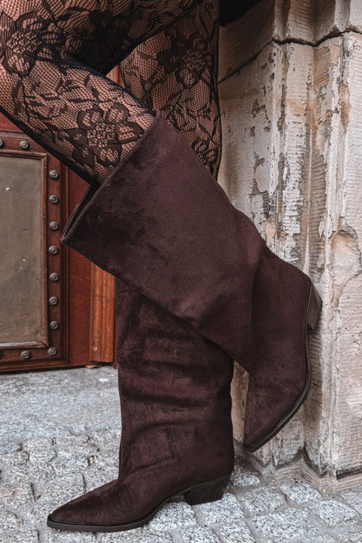 Chocoladekleurige enkellaarsjes met hakken van faux suede Casella