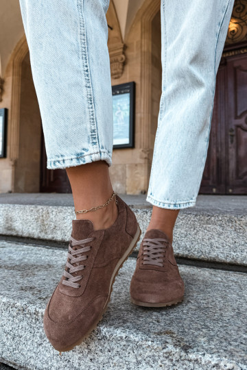 Barefoot sneakers van faux suede in bruin Zazoo N1422