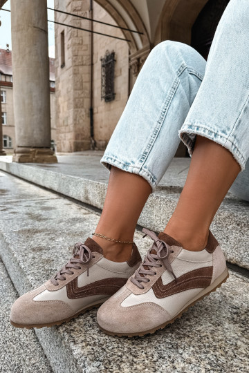 Barefoot sneakers van faux suede in zandkleur Zazoo N1400