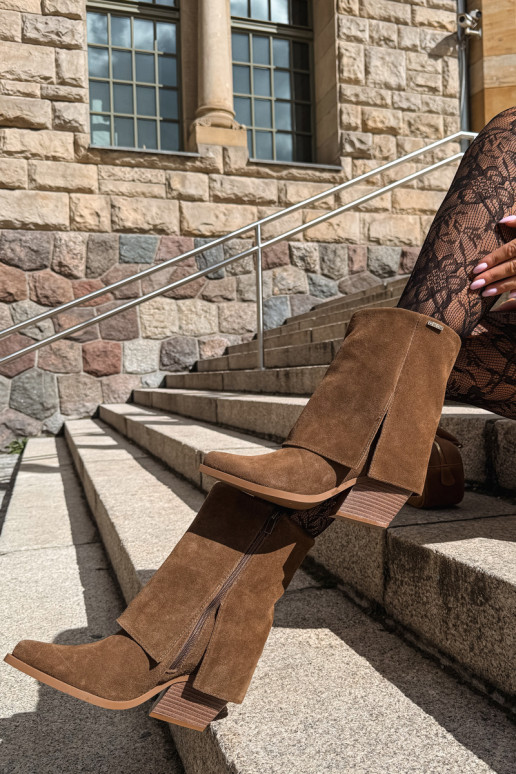 cowboy stijl enkellaarsjes met hakken van natuurlijk suede met geborduurde schacht Big Star UU274114 in bruine kleur