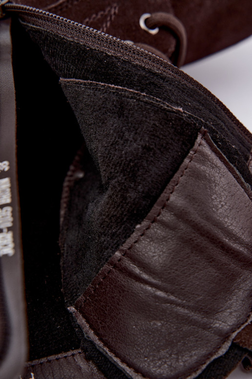 dameswerk enkellaarsjes van faux suede geïsoleerd D&A JC62-1035 in chocoladekleur