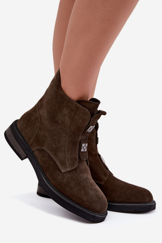 Faux suede gevoerde enkellaarsjes met brede hakken D&A CR62-3334 donkerbruin