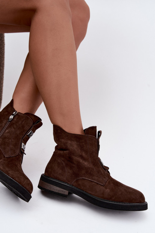 Faux suede gevoerde enkellaarsjes met brede hakken D&A CR62-3335 chocolade