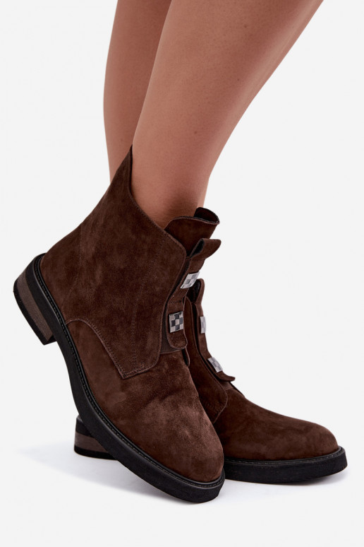 Faux suede gevoerde enkellaarsjes met brede hakken D&A CR62-3335 chocolade