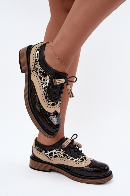 Dames leren schoenen met veters en kwastjes Tai turiciejka K7816-01 in zwart