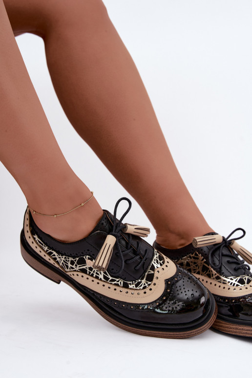Dames leren schoenen met veters en kwastjes Tai turiciejka K7816-01 in zwart