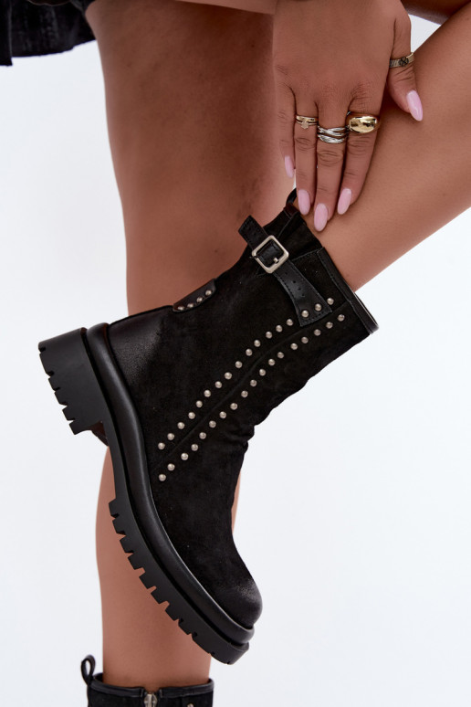Geïsoleerde dames enkellaarsjes van faux suede met gespen Tai turiciejka K7727-01 in zwart