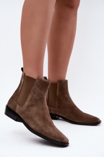 Geïsoleerde stijlvolle enkellaarsjes van faux suede Tai turiciejka K7758-04 in zandkleur 2