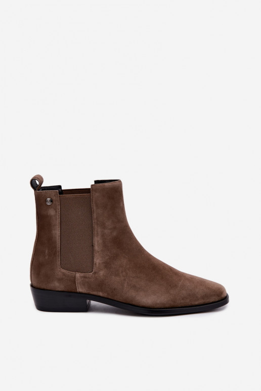 Geïsoleerde stijlvolle enkellaarsjes van faux suede Tai turiciejka K7758-04 in zandkleur