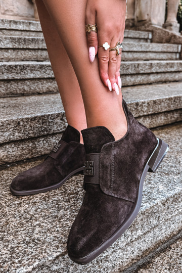 Faux suede laarzen met decoratie Vinceza 91185 chocolade