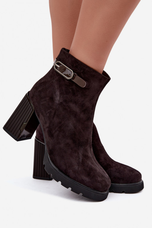 Gevoerde enkellaarsjes van faux suede met hakken Vinceza 91172 chocolade