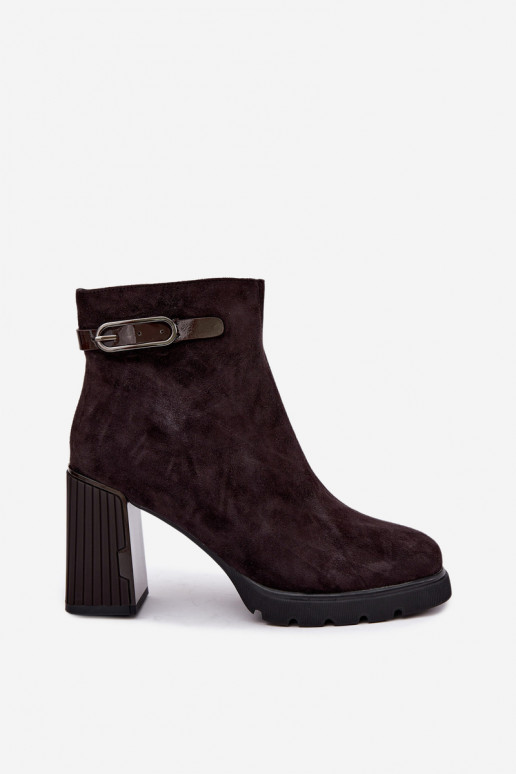 Gevoerde enkellaarsjes van faux suede met hakken Vinceza 91172 chocolade