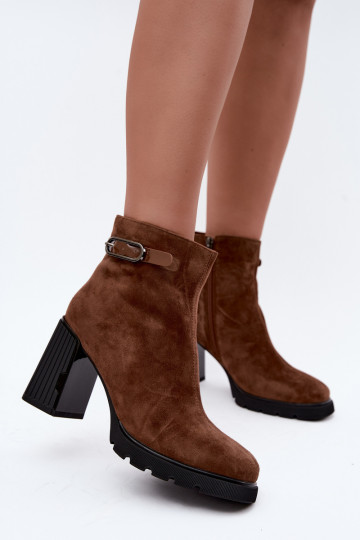 Gevoerde enkellaarsjes van faux suede met hakken Vinceza 91172 bruin 2
