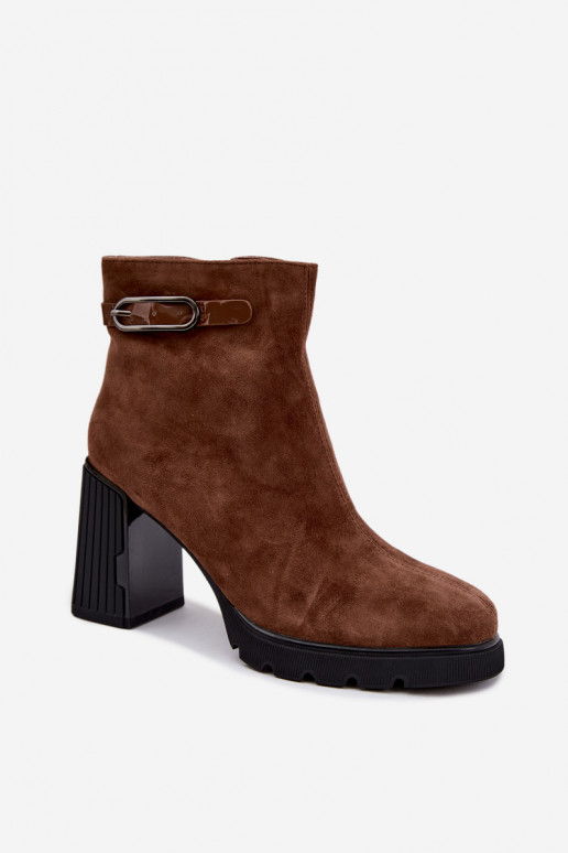 Gevoerde enkellaarsjes van faux suede met hakken Vinceza 91172 bruin