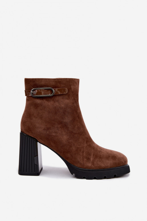 Gevoerde enkellaarsjes van faux suede met hakken Vinceza 91172 bruin