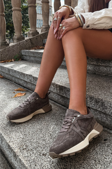 Faux suede dames sneakers Kobbo 67048 donkerbruin