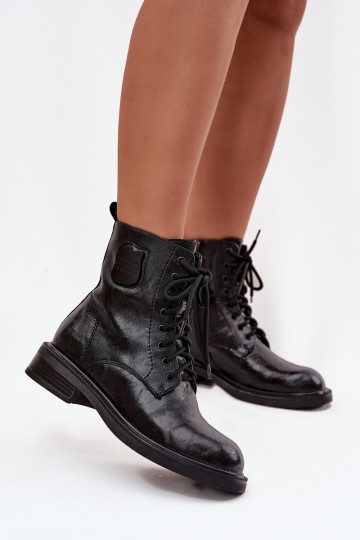 Zwarte laarzen voor vrouwen van faux leer met decoratieve details Tai turiciejka K7180-01 2