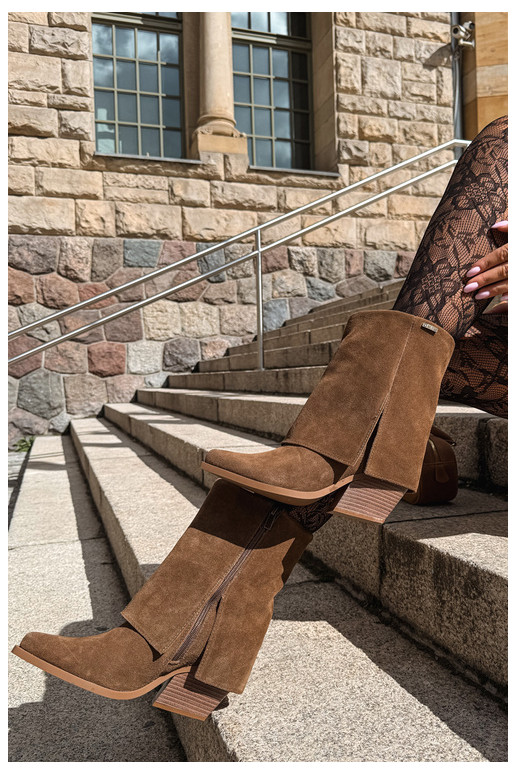 cowboy stijl enkellaarsjes met hakken van natuurlijk suede met geborduurde schacht Big Star UU274114 in bruine kleur